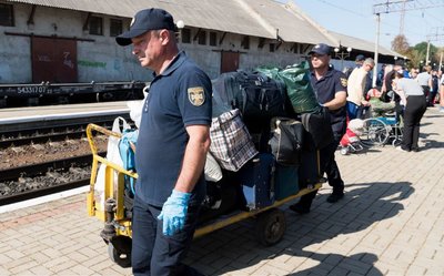 Евакуація, потяг, Донеччина, Тернопіль, переселенці, ДСНС Евакуація, потяг, Донеччина, Тернопіль, переселенці, ДСНС