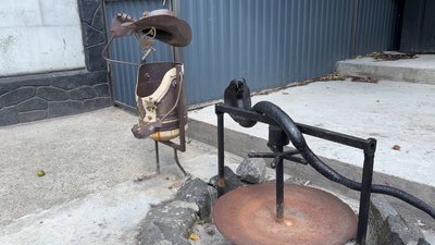 Вироби, які створив Юрій до повномасштабного вторгнення, коли працював зварювальником Вироби, які створив Юрій до повномасштабного вторгнення, коли працював зварювальником