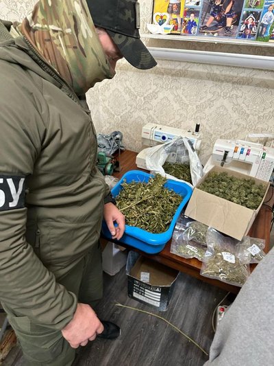 У Києві викрили наркодилерів з "товаром" на 1 млн грн У Києві викрили наркодилерів з "товаром" на 1 млн грн