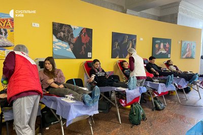 Дефіцит крові на Київщині зростає на тлі спаду донорства: у столиці відбулася різдвяна донація Дефіцит крові на Київщині зростає на тлі спаду донорства: у столиці відбулася різдвяна донація
