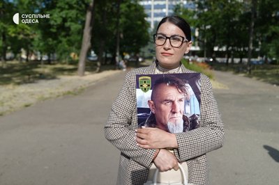 "Маленька, я в полоні": дружина військовополоненого з Одеси розповіла про пошуки чоловіка "Маленька, я в полоні": дружина військовополоненого з Одеси розповіла про пошуки чоловіка