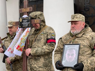 У Полтаві попрощались з Євгеном Посохою та Сергієм Нечаєм, які захищали Україну У Полтаві попрощались з Євгеном Посохою та Сергієм Нечаєм, які захищали Україну