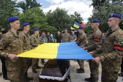 На війні загинув військовий Андрій Козлов з Луганщини На війні загинув військовий Андрій Козлов з Луганщини