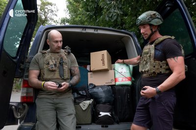 "Сльози течуть і все": волонтери з Естонії їздять на фронт і передають військовим допомогу "Сльози течуть і все": волонтери з Естонії їздять на фронт і передають військовим допомогу