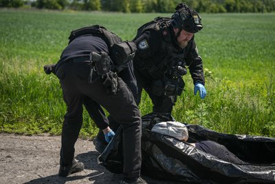 Чоловік та жінка загинули у Великописарівській громаді через атаку РФ Чоловік та жінка загинули у Великописарівській громаді через атаку РФ