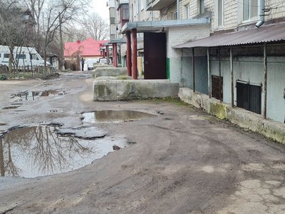 Люк, у який провалився хлопчик у Житомирі, обстежили: що кажуть у водоканалі та міській раді Люк, у який провалився хлопчик у Житомирі, обстежили: що кажуть у водоканалі та міській раді