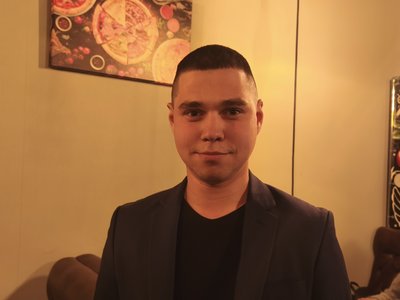 У Самару на Дніпропетровщині влаштували благодійну вечірку, де збирали гроші на дрони для військових У Самару на Дніпропетровщині влаштували благодійну вечірку, де збирали гроші на дрони для військових