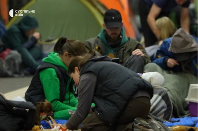 "Тут більша захищеність": під час обстрілу РФ Києва в метро укривалося майже 42 тисячі людей "Тут більша захищеність": під час обстрілу РФ Києва в метро укривалося майже 42 тисячі людей