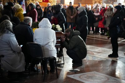 "Ніколи не бачив його зажуреним": у Черкасах попрощались із загиблим Максимом Зеленським "Ніколи не бачив його зажуреним": у Черкасах попрощались із загиблим Максимом Зеленським