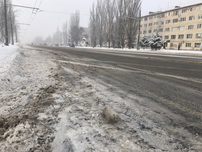 Снігопад у Полтавській громаді: як комунальники боряться з негодою Снігопад у Полтавській громаді: як комунальники боряться з негодою