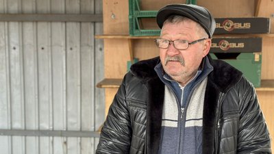 ринок на Даманському продавець Ігор Мирноград Донецька область 11 січня 2025 року ринок на Даманському продавець Ігор Мирноград Донецька область 11 січня 2025 року