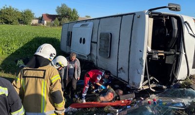 На Хмельниччині пасажирський автобус потрапив в ДТП: загинули 12-річна дитина та дорослий На Хмельниччині пасажирський автобус потрапив в ДТП: загинули 12-річна дитина та дорослий