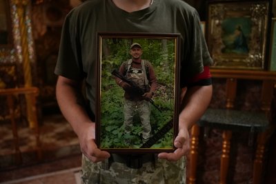 У Сумах поховали з військового Олександра Деменка У Сумах поховали з військового Олександра Деменка