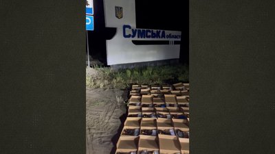 У Рівному волонтер продає кавуни та купує за вторговані гроші дрони