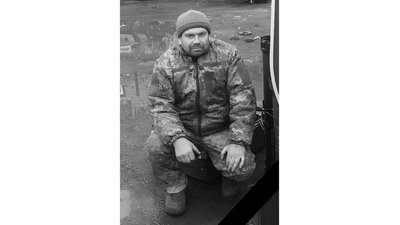 На Чернігівщині провели в останню путь двох бійців — Андрія Булденка та Любомира Дрига На Чернігівщині провели в останню путь двох бійців — Андрія Булденка та Любомира Дрига