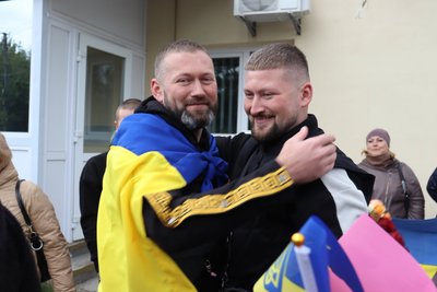 Понад рік у полоні: у Попільні зустріли військовослужбовця Романа Пінчука Понад рік у полоні: у Попільні зустріли військовослужбовця Романа Пінчука