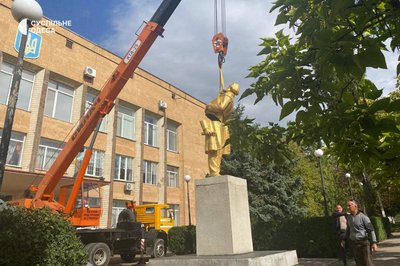 На Одещині демонтували пам'ятник Карлу Марксу