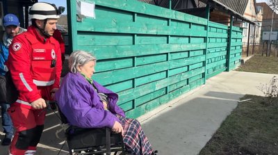 “Від Миропілля до Великої Рибиці під атакою дронів РФ”: як евакуюють людей з прикордоння Сумщини “Від Миропілля до Великої Рибиці під атакою дронів РФ”: як евакуюють людей з прикордоння Сумщини