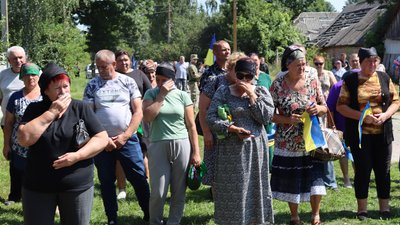 На Чернігівщині попрощалися із захисниками Михайлом Ковалем та Олександром Саченком На Чернігівщині попрощалися із захисниками Михайлом Ковалем та Олександром Саченком