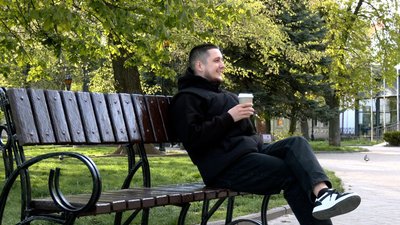 "Три роки я дивився у підлогу": звільнений з полону Дмитро Батюк розповів про російську неволю "Три роки я дивився у підлогу": звільнений з полону Дмитро Батюк розповів про російську неволю