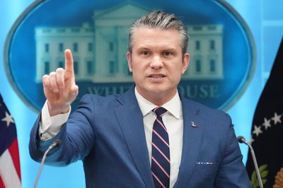 Трамп та представники БІлого Дому розповіли деталі рятувальної місії членів екіпажу винищувачів збитих над Іраном Трамп та представники БІлого Дому розповіли деталі рятувальної місії членів екіпажу винищувачів збитих над Іраном