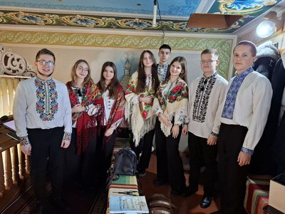 Студенти мистецького коледжу імені Соломії Крушельницької, хор, церква, чистилів Студенти мистецького коледжу імені Соломії Крушельницької, хор, церква, чистилів