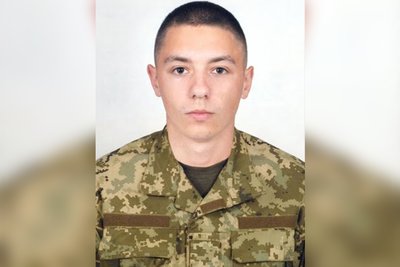 У Житомирі родинам загиблих військових передали державні нагороди У Житомирі родинам загиблих військових передали державні нагороди