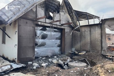 "Вогонь підійшов впритул до будинків, деякі пошкодив": які масштаби займання підприємства на Київщині після атаки РФ "Вогонь підійшов впритул до будинків, деякі пошкодив": які масштаби займання підприємства на Київщині після атаки РФ