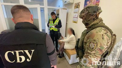 У Вінниці суд обрав запобіжні заходи для підозрюваних у продажу фальшивих медичних довідок військовим У Вінниці суд обрав запобіжні заходи для підозрюваних у продажу фальшивих медичних довідок військовим
