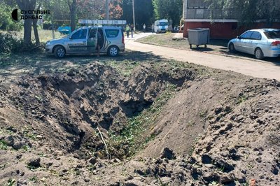наслідки обстрілу вирва РСЗВ "Смерч" армія РФ поранені руйнування Краматорськ Донецька область наслідки обстрілу вирва РСЗВ "Смерч" армія РФ поранені руйнування Краматорськ Донецька область