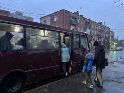 Громадський транспорт, Коломия, люди