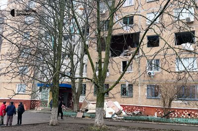Загиблу дістали наступного дня. Рятувальники завершили роботи у Краматорську на місці удару дронів 1 грудня Загиблу дістали наступного дня. Рятувальники завершили роботи у Краматорську на місці удару дронів 1 грудня
