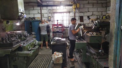 Мотивація допомагати у всіх спільна: на Черкащині безплатно ремонтують автівки для військових