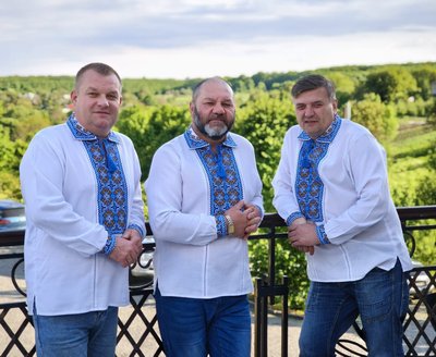 "Якщо співає душа — ми стаємо сильніші": на Черкащині музичне тріо "Гонта" 27 років виконує українські пісні "Якщо співає душа — ми стаємо сильніші": на Черкащині музичне тріо "Гонта" 27 років виконує українські пісні