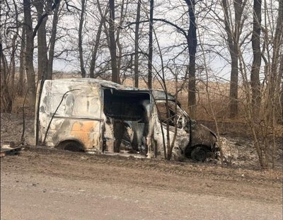 Авто, розбите ударом РФ біля Плоского Великобурлуцької громади, 24 березня 2026 року Авто, розбите ударом РФ біля Плоского Великобурлуцької громади, 24 березня 2026 року
