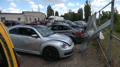 "Головне, що люди всі живі": очевидці про російську атаку по підприємствах у Чернігові "Головне, що люди всі живі": очевидці про російську атаку по підприємствах у Чернігові