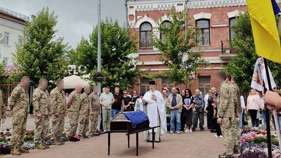 На Чернігівщині попрощалися з Миколою Харченком, Єлисеєм Білоусом, Ігорем Харченком та Павлом Мироненком На Чернігівщині попрощалися з Миколою Харченком, Єлисеєм Білоусом, Ігорем Харченком та Павлом Мироненком