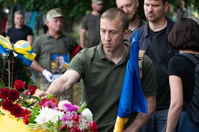 В Ужгороді попрощалися з полеглим захисником Юрієм Кучериком В Ужгороді попрощалися з полеглим захисником Юрієм Кучериком
