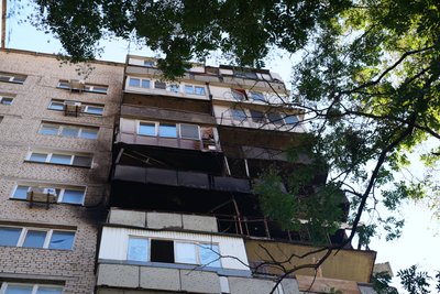 За півтора місяця дрони підпалили майже 40 багатоповерхівок у Херсоні За півтора місяця дрони підпалили майже 40 багатоповерхівок у Херсоні