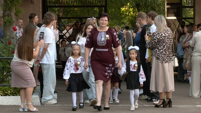 "Замість квітів – донати": у Черкасах відзначили День знань "Замість квітів – донати": у Черкасах відзначили День знань