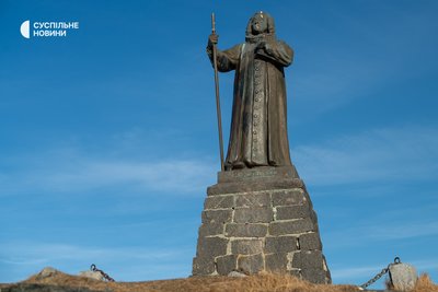 Памʼятник норвезькому пастору Гансу Егеде, який приїхав до Гренландії у 1721 році, та займався християнізацією інуїтів. Нуук, 29 січня 2026 року Памʼятник норвезькому пастору Гансу Егеде, який приїхав до Гренландії у 1721 році, та займався християнізацією інуїтів. Нуук, 29 січня 2026 року