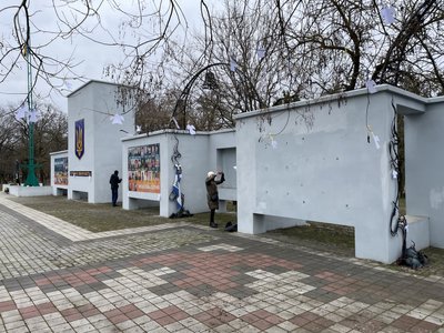 День Героїв Небесної Сотні: у Херсоні відбулась тиха акція "Янголи пам'яті" День Героїв Небесної Сотні: у Херсоні відбулась тиха акція "Янголи пам'яті"