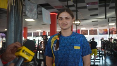 "Я знаю, що це буде важко". Як у Сумах тренуються дівчата-боксерки