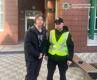 Знімали жартівливе відео у поліцейській формі: у Києві оштрафували двох блогерів