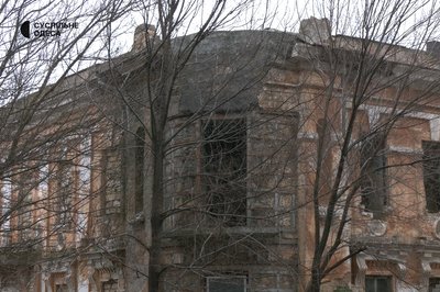 В Одесі обвалилася стіна колишнього пологового будинку, будівля якого пам'ятка архітектури В Одесі обвалилася стіна колишнього пологового будинку, будівля якого пам'ятка архітектури