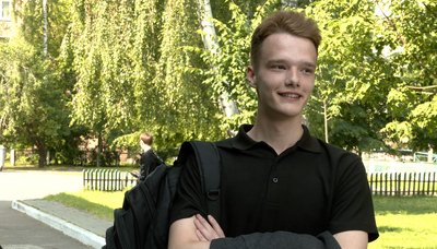 "Поклала 200 гривень під п’яту і сходила в церкву": як черкаські випускники шкіл складають НМТ "Поклала 200 гривень під п’яту і сходила в церкву": як черкаські випускники шкіл складають НМТ