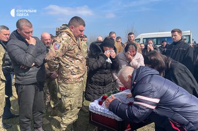"Йду захищати свою сім'ю": в Одесі попрощались із 32-річним військовим, який підірвався на міні "Йду захищати свою сім'ю": в Одесі попрощались із 32-річним військовим, який підірвався на міні