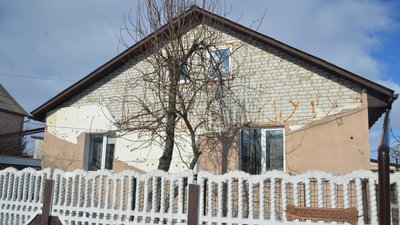 Розділені "бетонкою" й об’єднані обстрілами: як живуть жителі мікрорайонів Півці та Олександрівка у Чернігові Розділені "бетонкою" й об’єднані обстрілами: як живуть жителі мікрорайонів Півці та Олександрівка у Чернігові
