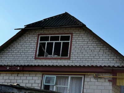 За кілька метрів від будинків: жителі села на Золотоніщині оговтуються від нічного вибуху За кілька метрів від будинків: жителі села на Золотоніщині оговтуються від нічного вибуху