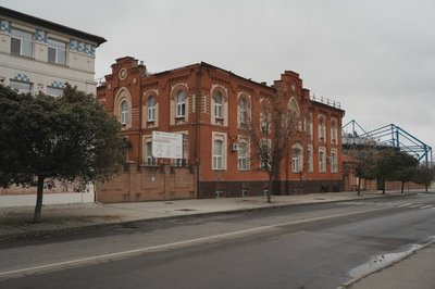 Будівля харківського фармуніверситету, пошкоджена "Шахедом" Будівля харківського фармуніверситету, пошкоджена "Шахедом"